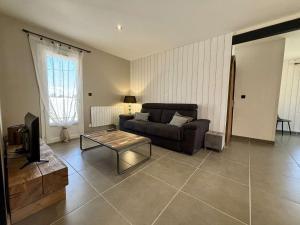 Maison rénovée 3 pièces avec terrasse à Saint-Pierre-dOléron - FR-1-246A-317