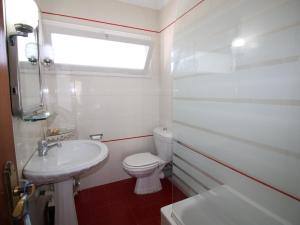 Ático acogedor con gran terraza cerca de la playa de La Farella, Llançà - ES-228-191