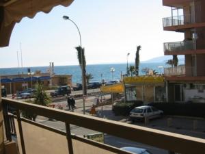 Appartement 2P avec terrasse et vue mer à Fréjus, proche plage - FR-1-226A-174