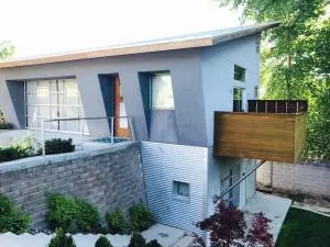 DREAMLOFT and PATIO on the HILL - 雪松城