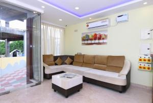 Hotel Titanium Tower