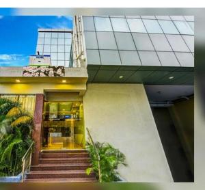 Hotel Titanium Tower