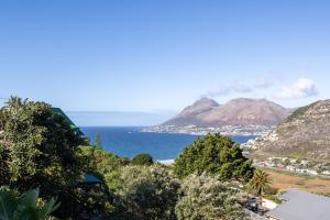Lark House, Peaceful Mountain Home with Wonderful Ocean Views