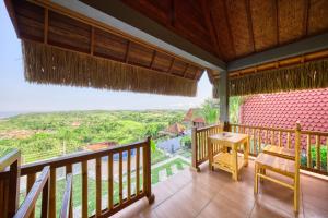 Phòng Deluxe Giường cỡ queen Nhìn ra Biển (Deluxe Queen Room with Sea View)