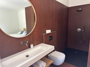 Villas Villa de luxe surplombant la mer, piscine suspendue : photos des chambres