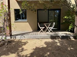 Villas Villa de luxe surplombant la mer, piscine suspendue : photos des chambres