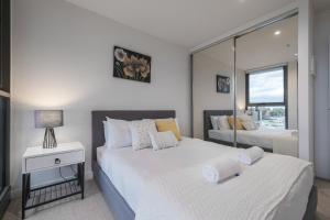 Brand New 2br2ba Caulfield Parkbalcony Poolgym