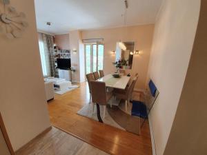 Luxury 3 bedroom flat in Tre canne hotel next to the beach