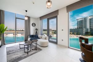 Full Lagoon View Beach Access Exclusive building