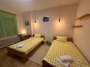 Zees Lux Central Spot