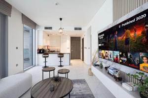 Full Lagoon View Beach Access Exclusive building