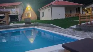 ETNO Selo STRAŽA - 皮罗特