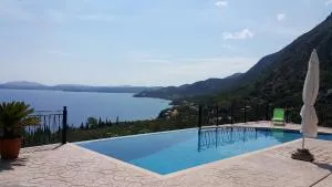 Villa Daniella studio with private pool - 尼萨基奥