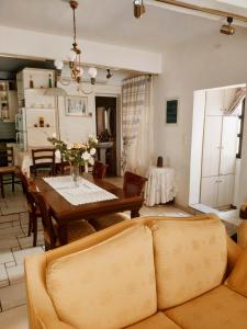 Sunny Central New Classic House