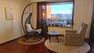 3-bedroom lake view and near center apartment with sauna