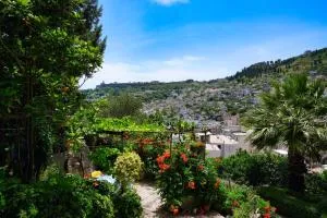 Vila Banushi - Kardhiqi