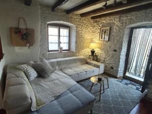 Aneta villa with pool and a large garden