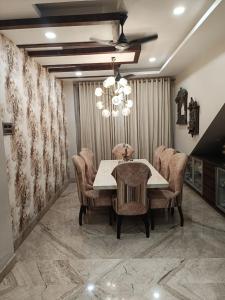 Riverside Palm Deluxe Double Room with AC in a house near Kamakhya and IHR