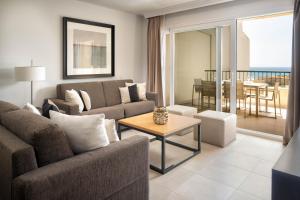 Beautiful Apartment with Stunning Sea Views, Perfect for Relaxation