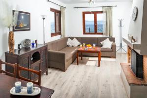 Karnagio Seafront in Agria