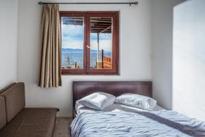 Karnagio Seafront in Agria