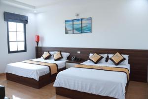 Phòng Ngủ Tập Thể Cho Cả Nam Và Nữ (Mixed Dormitory Room)