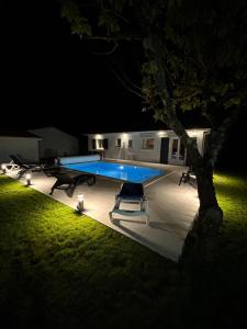 Villas VILLA LAUNA GUJAN : photos des chambres