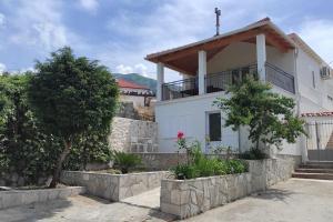 Bungevilia Apartment - Apartmány, Gruda