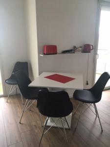 Beau studio appart meublé à La Suze Dispo septembre 2025