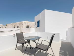 M&M Parikias Old Town Studio