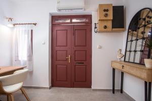 Alexandras Stone House