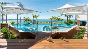 Parc Exclusif, Airlie Beach - 360 island views from a mountain top - Дейдрим-Айленд