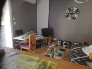 Sejours chez l'habitant location d-une chambre au calme dans un appartement : photos des chambres