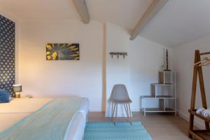 Maisons de vacances Chez Sylvie - Etonnante maison climatisee dans les remparts : photos des chambres
