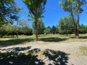 Campings Aire d accueil pour camping cars dans un domaine agricole : photos des chambres