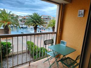 Appartements GRUISSAN, Studio Cabine, Au Calme VUE DEGAGEE SUR MARINA : photos des chambres