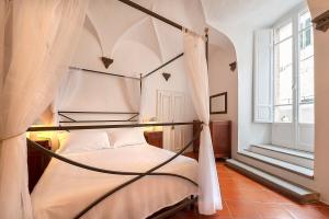 LA LOGGIA DI PORTICA Residenza Storica nel centro di Assisi