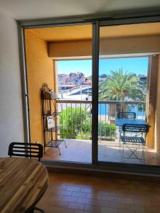 Appartements GRUISSAN, Studio Cabine, Au Calme VUE DEGAGEE SUR MARINA : photos des chambres