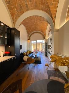 Chic Florence Retreat City Gem