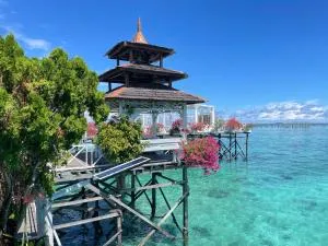 MABUL WATER BUNGALOWS - STANDALONE CHALET- INCLUSIVE of FOOD & BEVERAGE, AIRPORT TRANSPORTATION, SNORKELING EQUIPMENTS - Pulau Mabul 