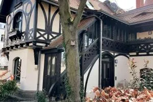 Verwunsches Haus mit Parkplatz in bester Lage - Zwenkau