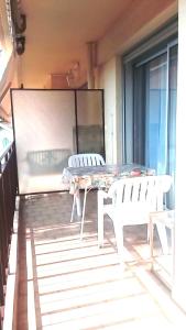 Grand 2 pièces CLIMATISE, TERRASSSE VUE MER & PROCHE FETE DU CITRON