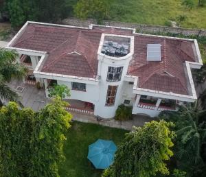 Mudzini gardens - Luxury villa with a pool