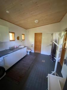 Mukava mökki kompleksi Saimaan rannalla