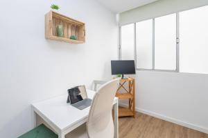 Las Canteras Beach Workfriendly Bright Studio