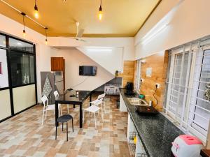 Hues Stay Luxury Rooms