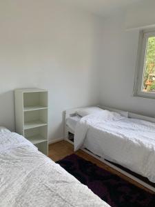 Appartements Appartement en face de la gare de St-Louis : Appartement 3 Chambres avec Balcon