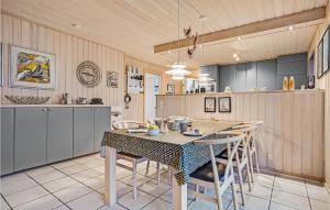 Three-Bedroom Holiday Home In Grenaa