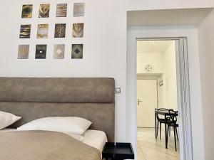 Stylish retreat in a lively area