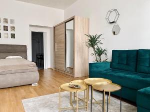 Stylish retreat in a lively area